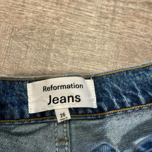 NWT!! Reformation Jeans - Charlie High Rise Jean Short in Fauna Embroidery - 26 - Picture 7 of 8